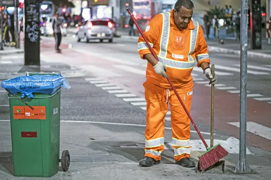 How To Properly Dispose Of Large Items With Junk Removal Banning, CA